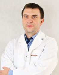 Reumatolog Piotr Sawicki